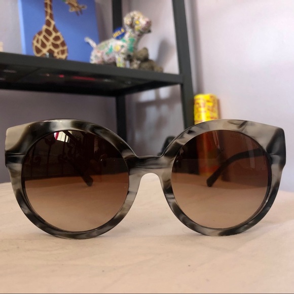 MICHAEL KORS SUNGLASSES - Picture 2 of 4